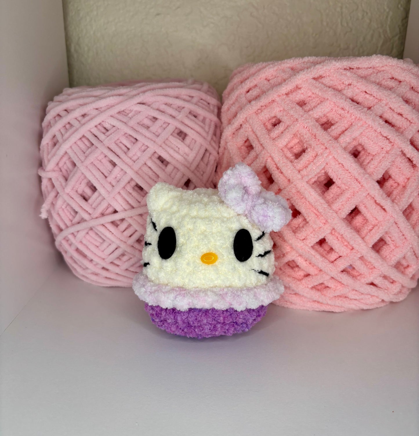 Hello Kitty Squishbean: Purple