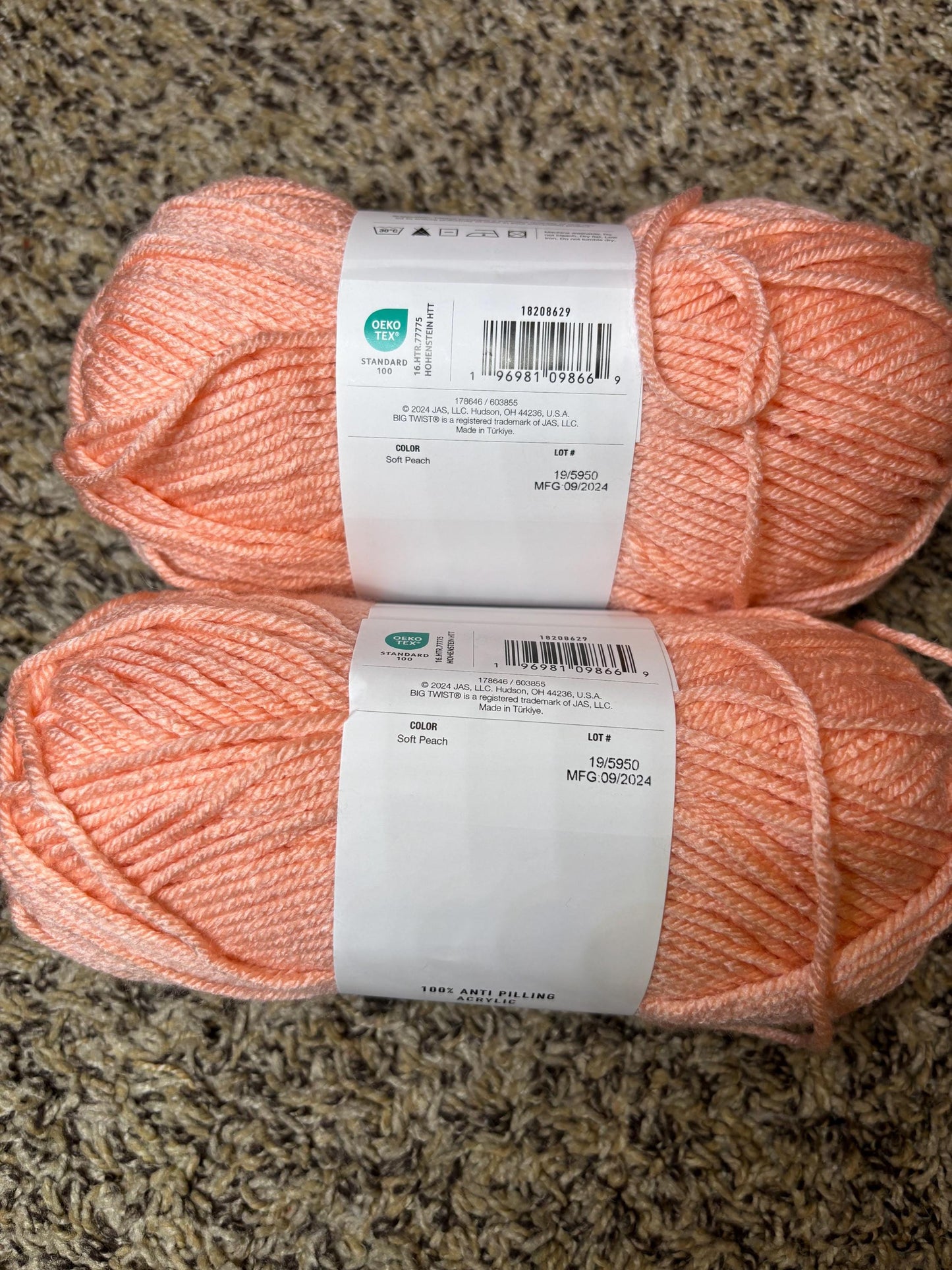 Big Twist Soft Peach Living Yarn